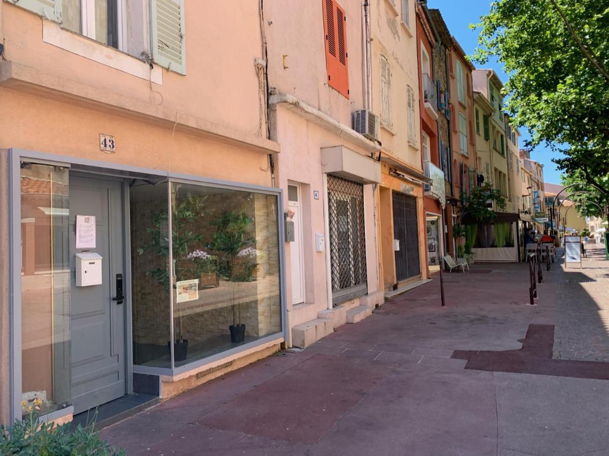 Splendide Studio Au Coeur Historique De Frejus Appartement Buitenkant foto