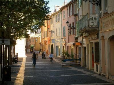 Splendide Studio Au Coeur Historique De Frejus Appartement Buitenkant foto